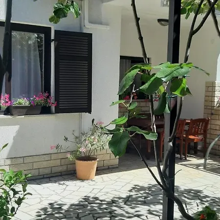 Apartments Ruzica Pula Exterior photo