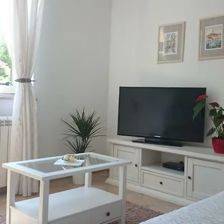 Apartments Ruzica Pula Exterior photo